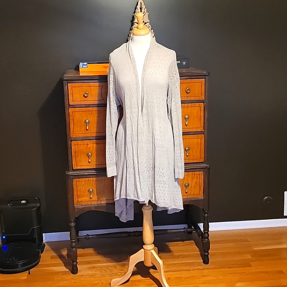 Daisy Fuentes cardigan